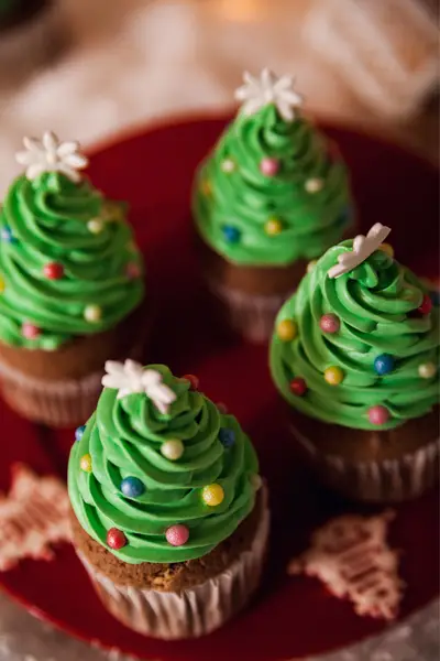 Creative Christmas Desserts You HAVE to Make With the Kids
