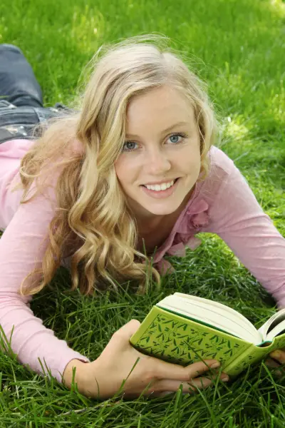 Best Christian Chapter Books for Teens and Tweens