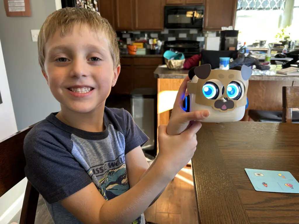 Screen-free coding?  That's what you get with the mTiny robot from Makeblock! This engaging toy introduces kids to foundational coding concepts through hands-on play and interactive learning.  Here's why I love it for teaching coding in your homeschool.